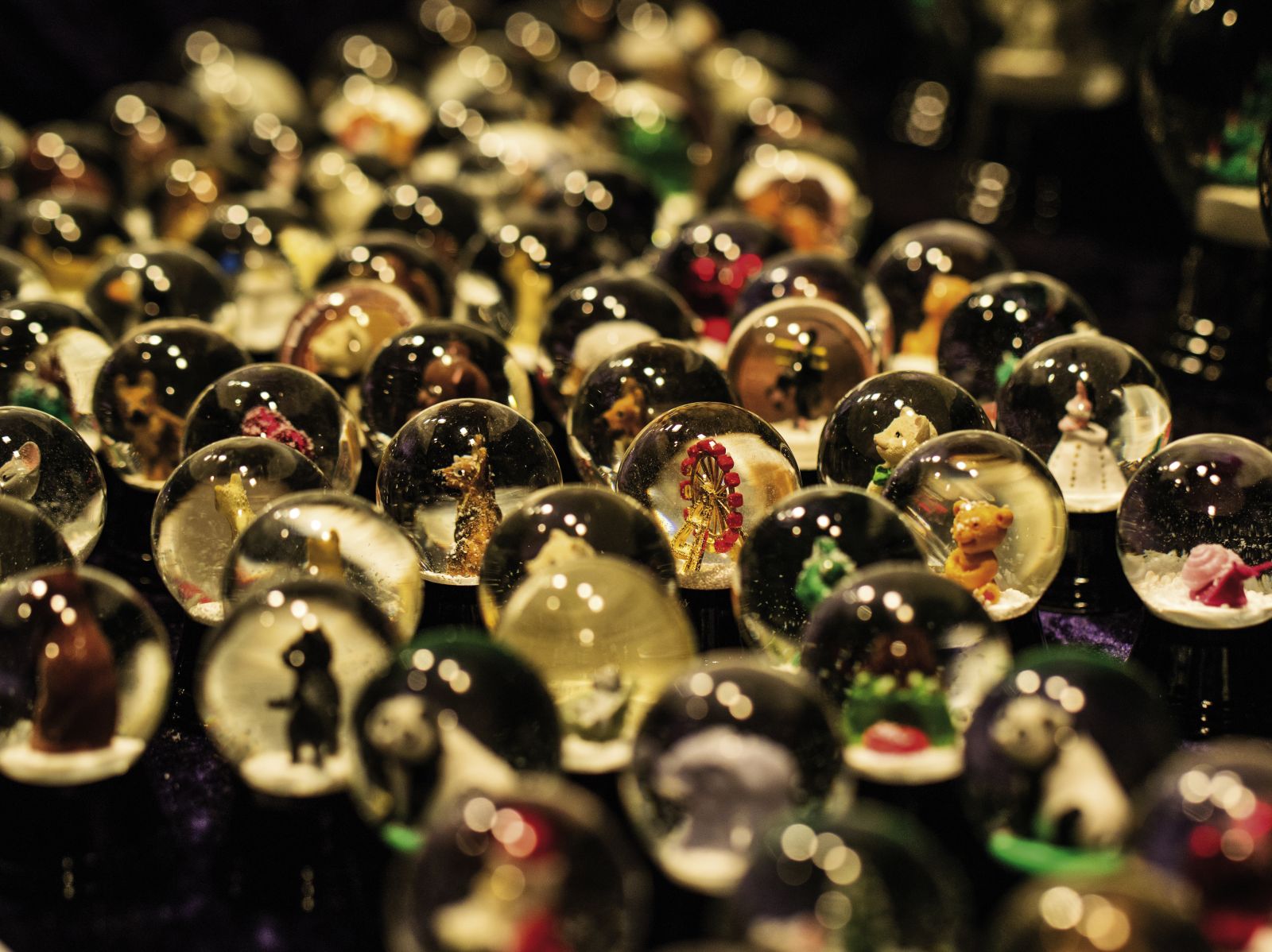 Original Viennese snow globe maker & snow globe museum - © Vienna Tourist Board & Christian Stemper